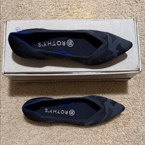 NWT Rothy's Dark Camo Flats